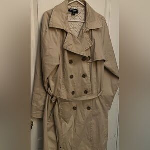 Chic ladies trench coat size 1x by Coffeeshop-nyc